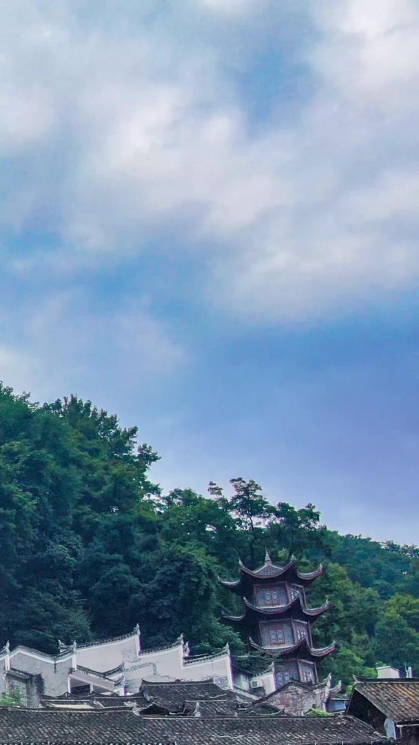 延时摄影的湖南凤凰古城吊脚楼视频的预览图