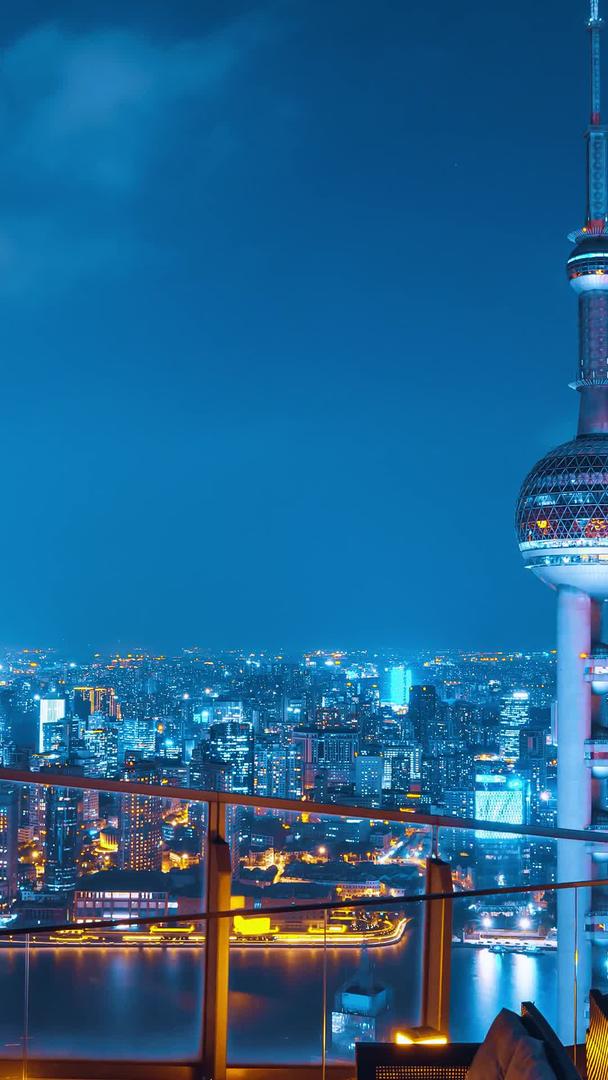 震撼延迟俯瞰上海繁华东方明珠塔夜景视频的预览图