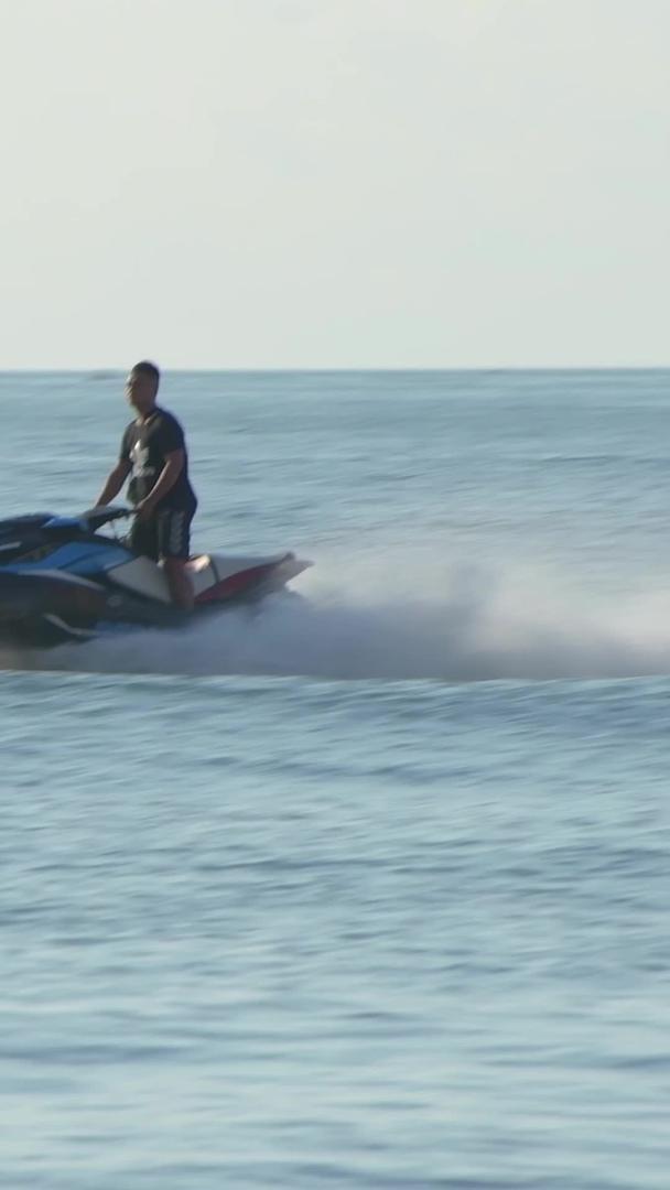 海上摩托艇视频的预览图