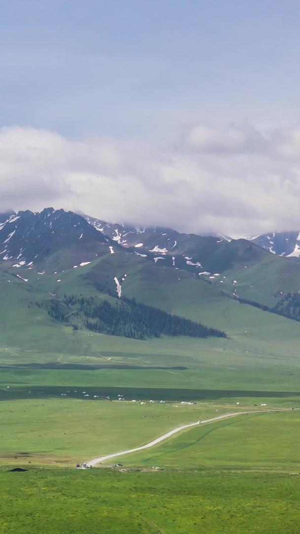 新疆伊犁那拉提大草原5A景区延迟视频视频的预览图