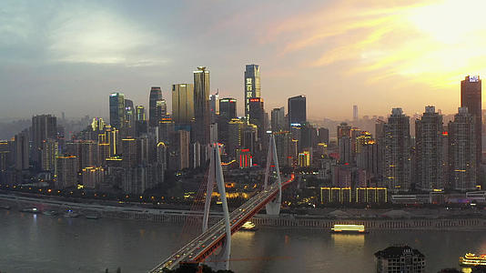 4k航拍重庆地标千厮门大桥cbd视频的预览图
