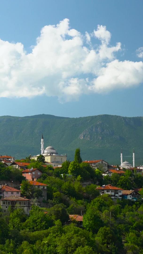 番红花城土耳其文化遗产延时集合远景及特写视频的预览图