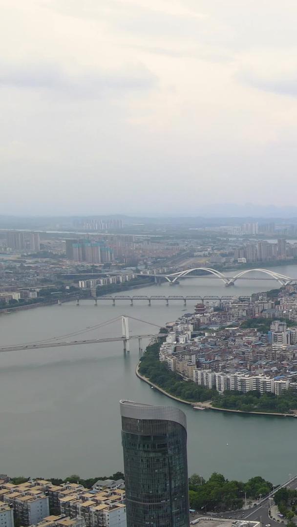广西柳州沿江城市航拍全景视频的预览图