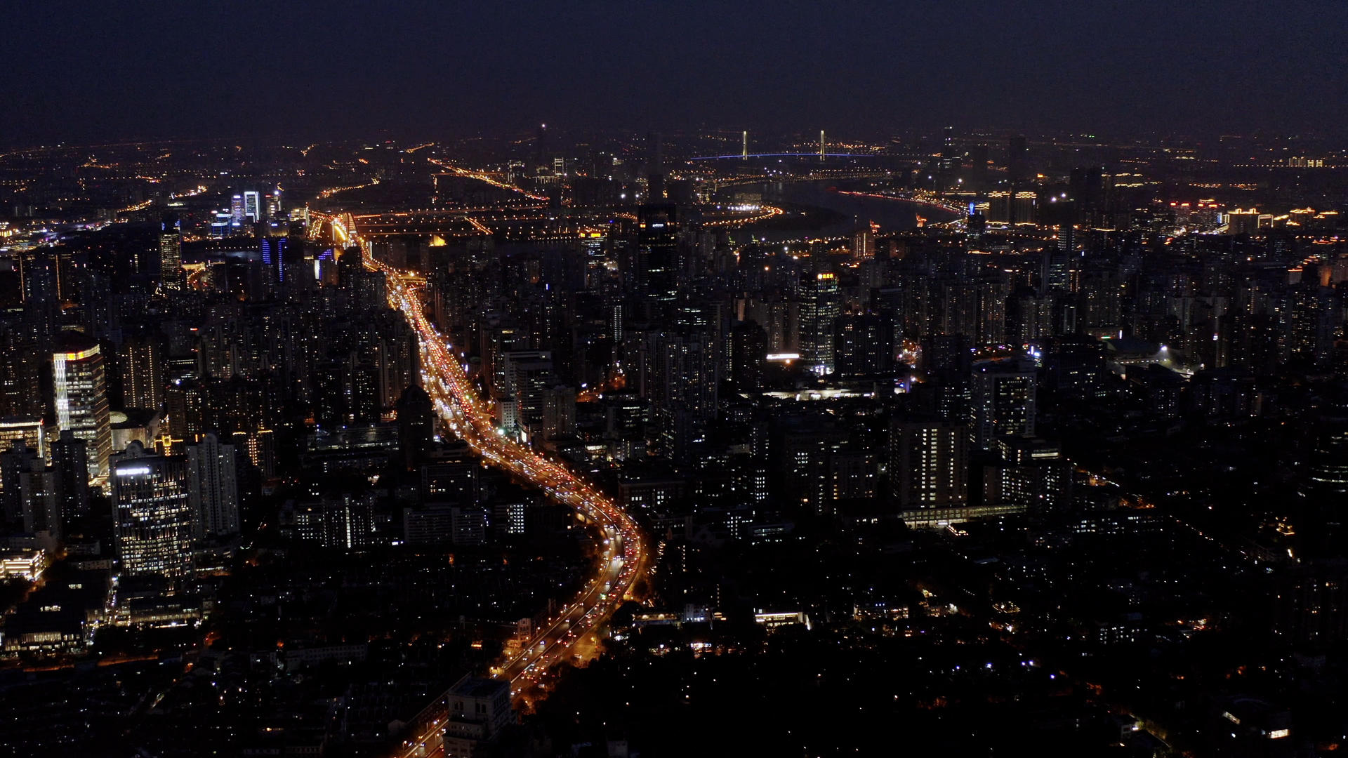 上海城市天际线夜景航拍视频的预览图
