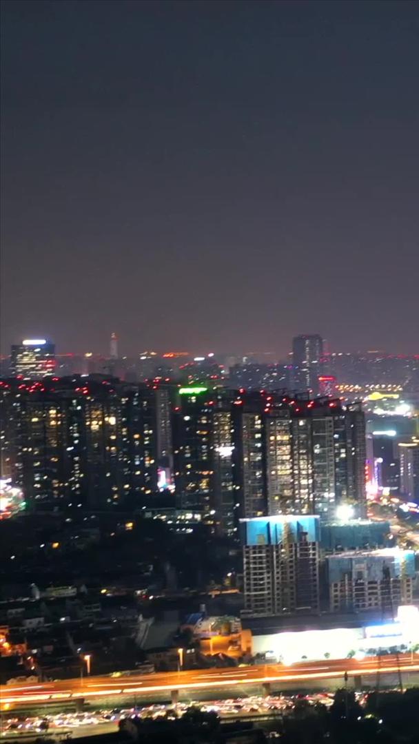 延时航拍在武进城区夜间移动视频的预览图