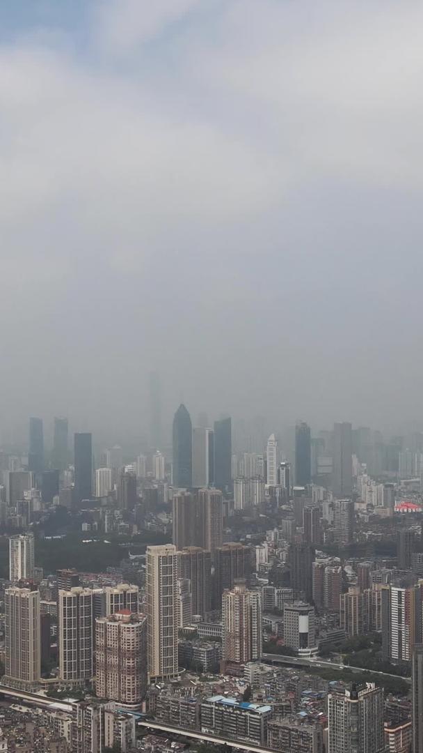 航拍城市风景武汉汉口金融中心天际线城市素材视频的预览图