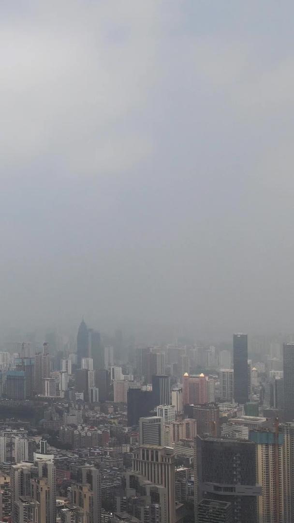 航拍城市风景武汉汉口金融中心天际线城市素材视频的预览图