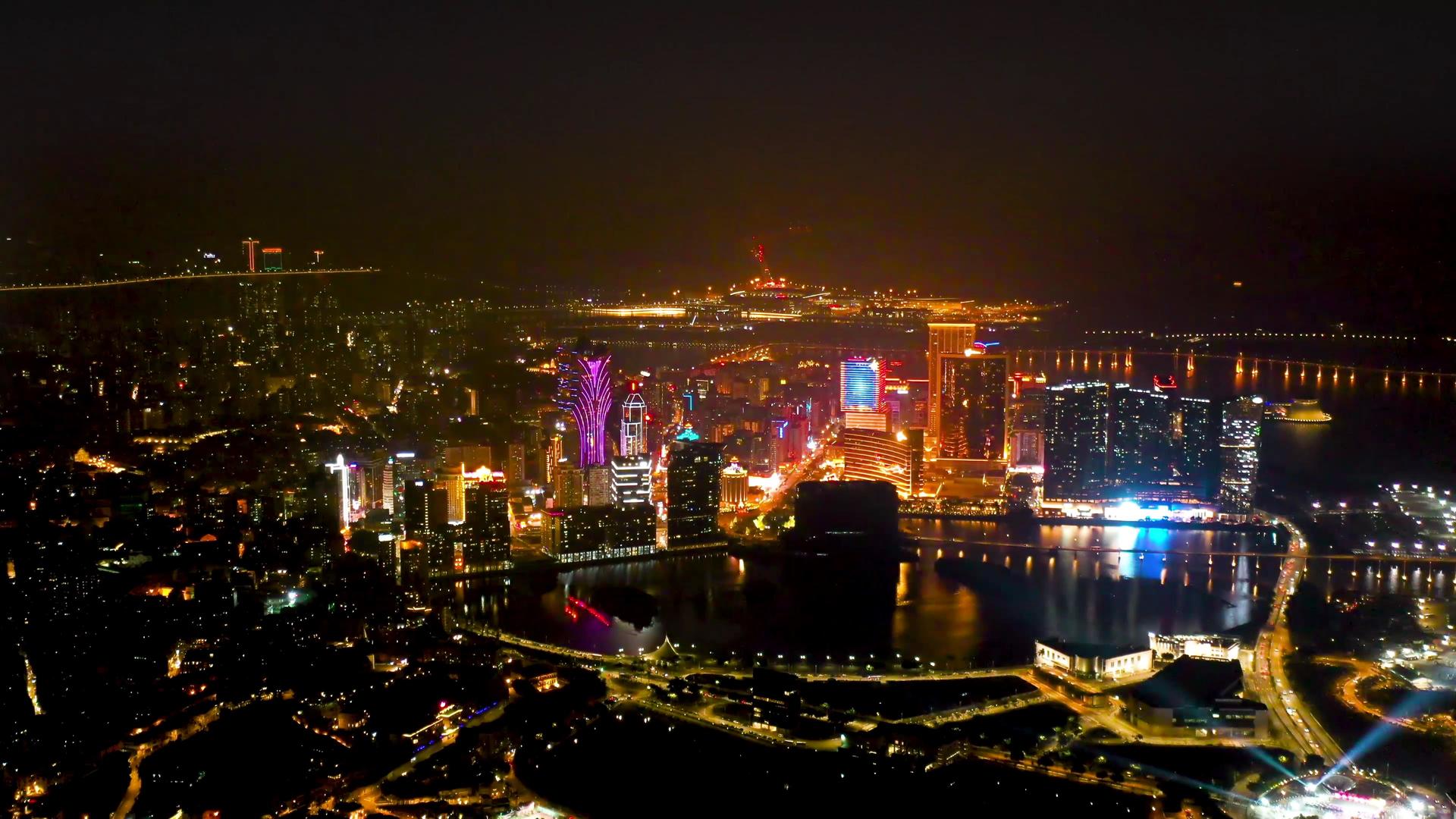 4K航拍澳门城市夜景天际线视频的预览图