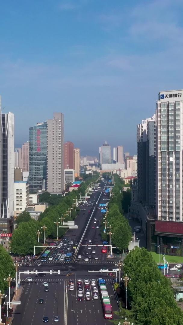 城市道路交通航拍视频的预览图