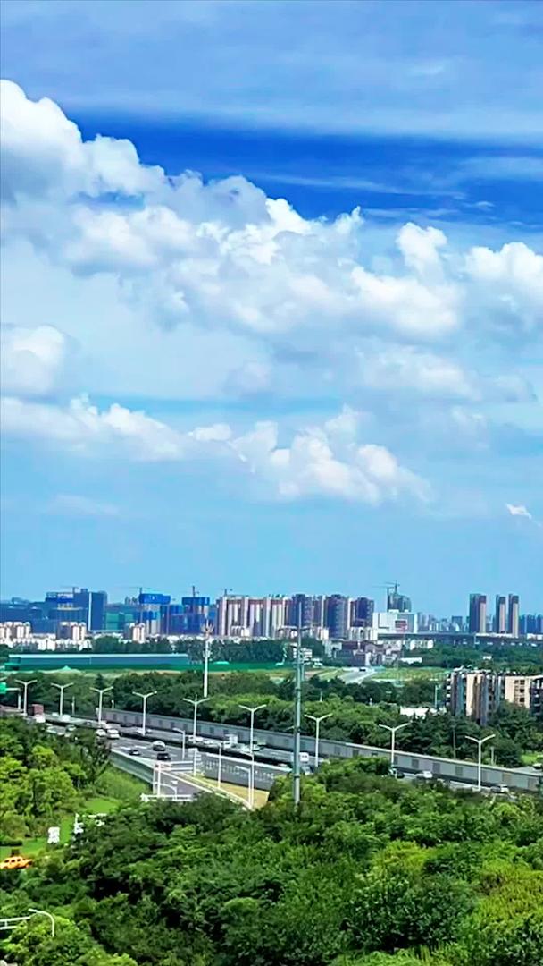 南京城市高速延时实拍视频的预览图