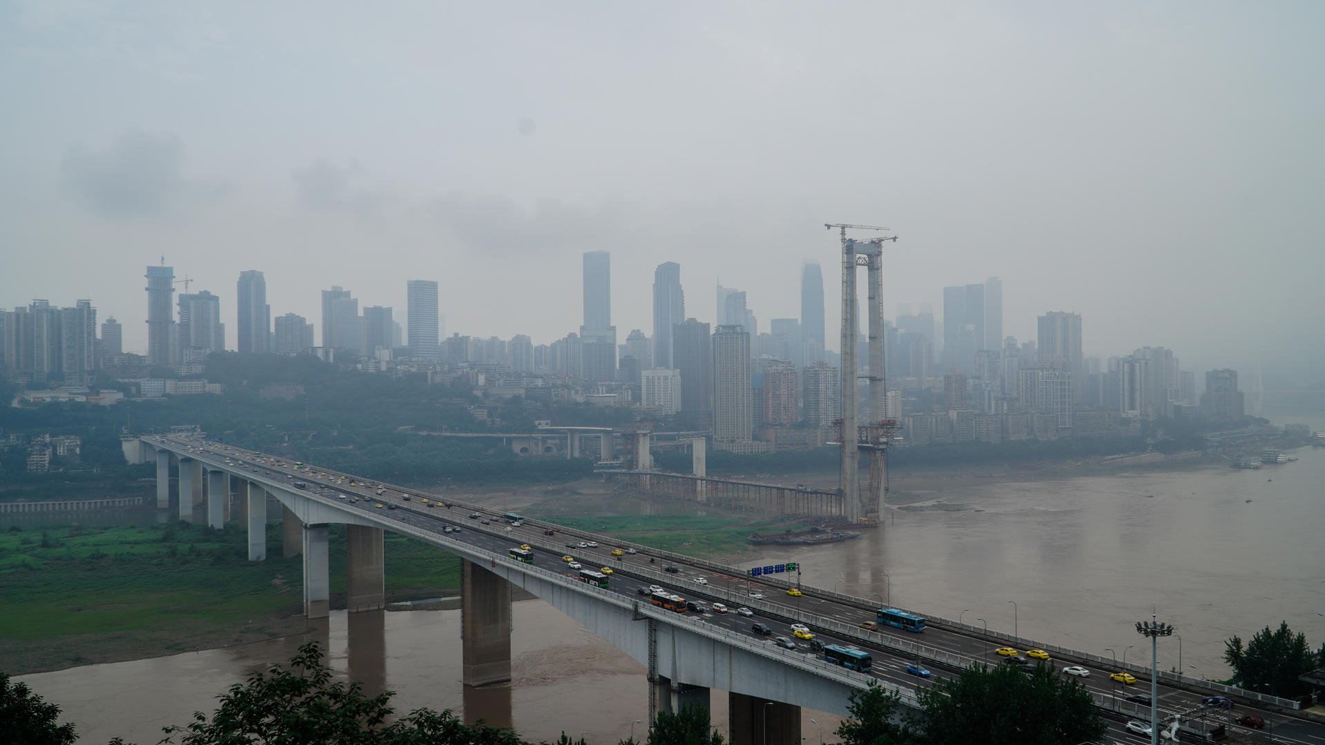 重庆长江大桥车流延时视频的预览图