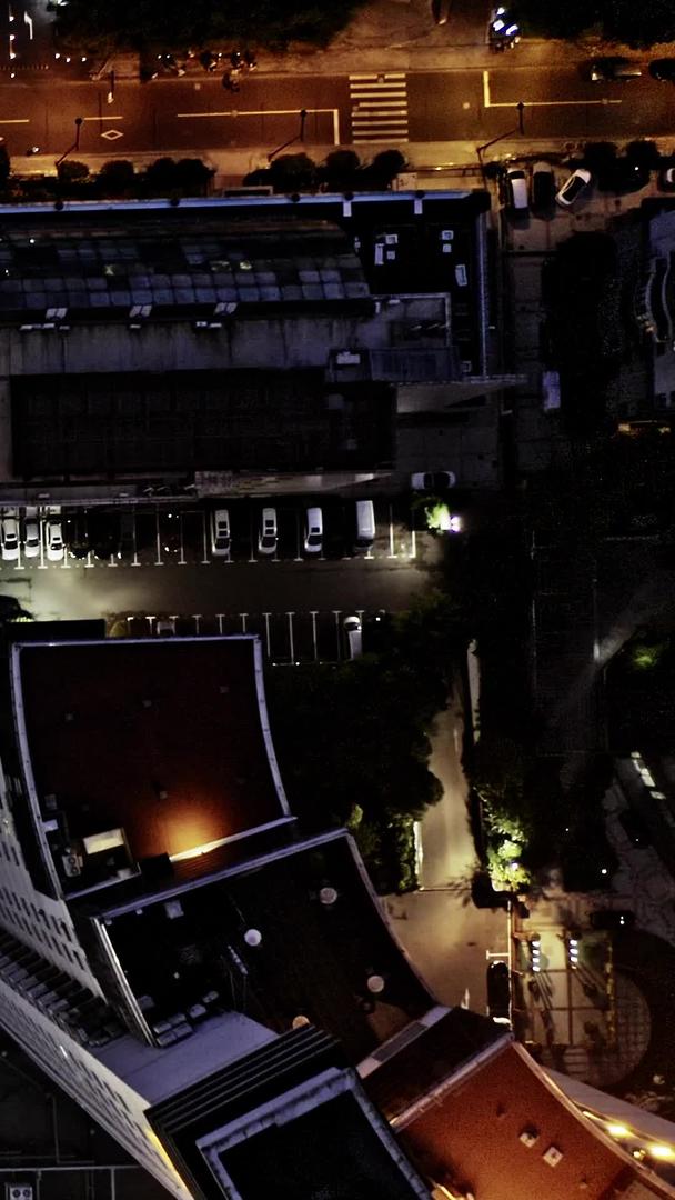 鸟瞰上海城市街道航拍视频的预览图