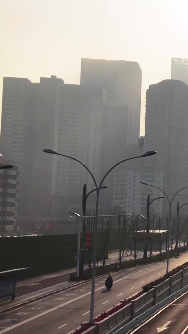 武汉封城交通管制视频的预览图