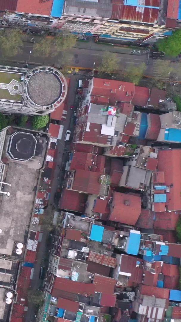 武汉城中村周围的航拍校园视频的预览图