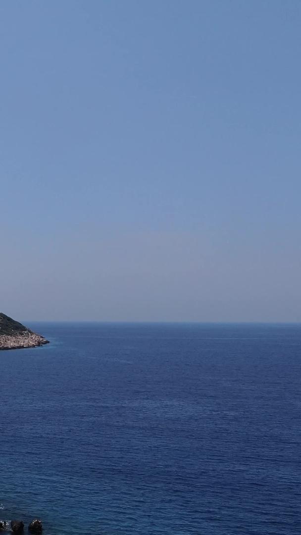 爱琴海上的海岛航拍视频的预览图