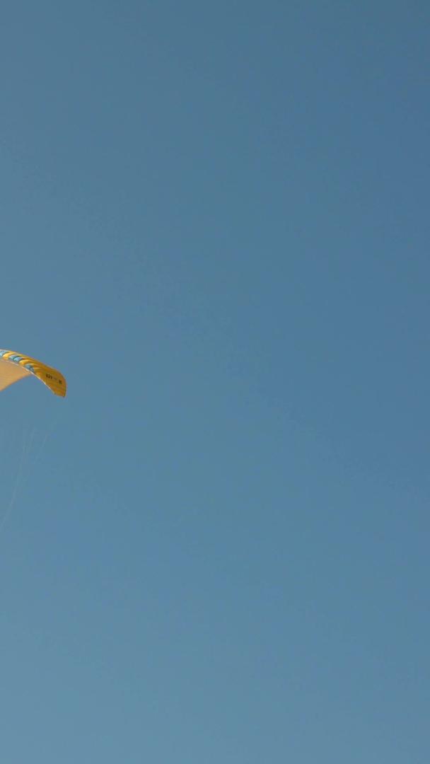 实拍棉花堡滑翔伞视频的预览图