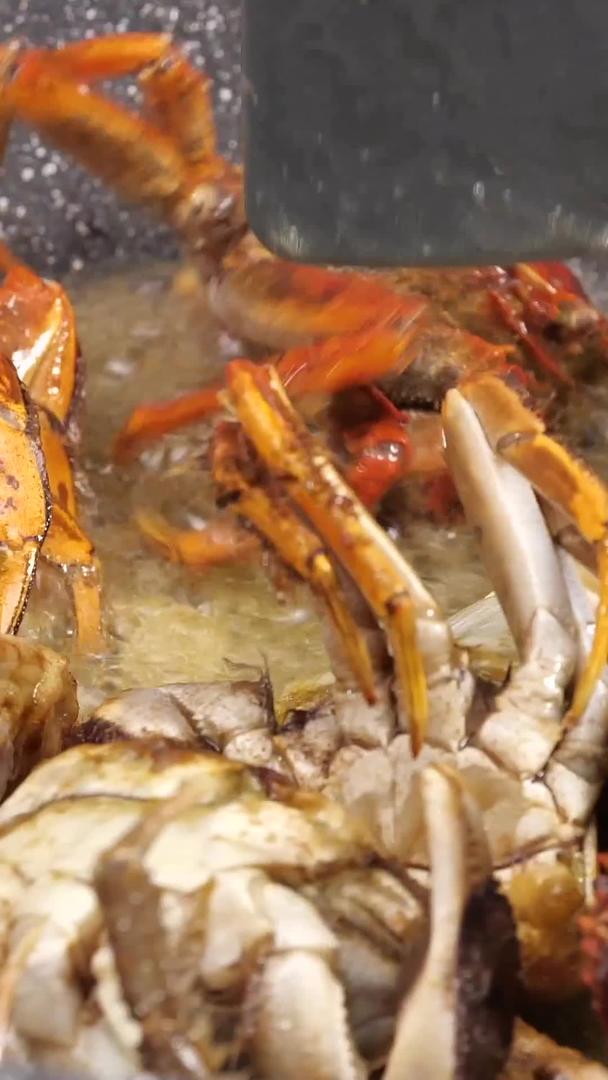 螃蟹煸炒视频的预览图