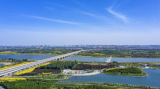 4K航拍正定自贸区滹沱河大桥视频的预览图