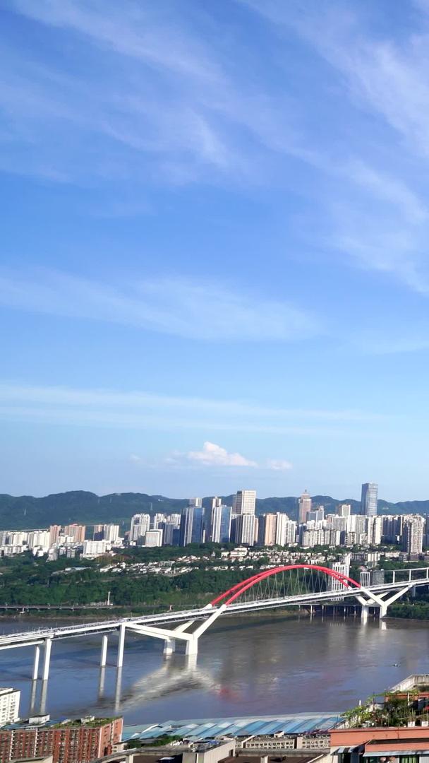 实拍重庆城市江景视频的预览图
