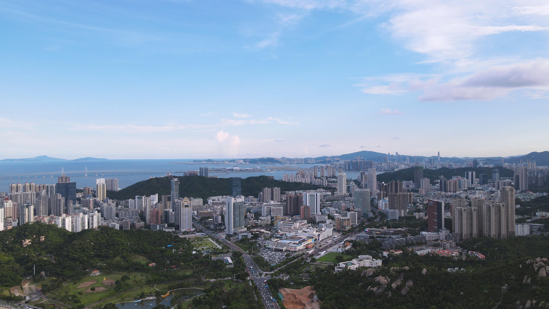航拍旅游城市广东珠海城市全景4k素材视频的预览图