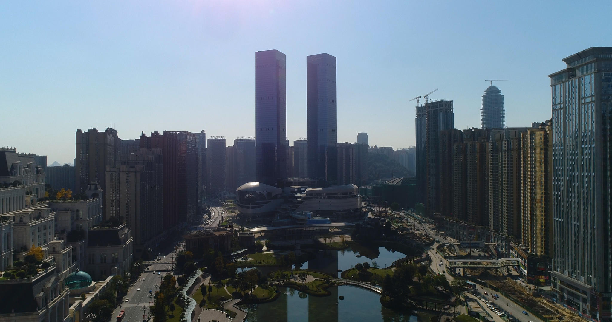 贵阳市地标建筑航拍视频的预览图