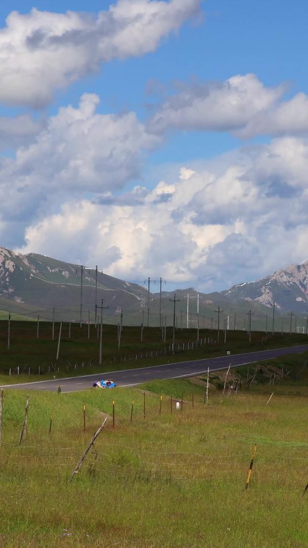 高原公路延时视频贯穿草原视频的预览图