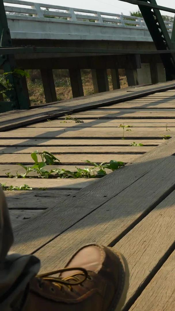 泰国拜县地标日本二战桥实拍行走集合视频的预览图