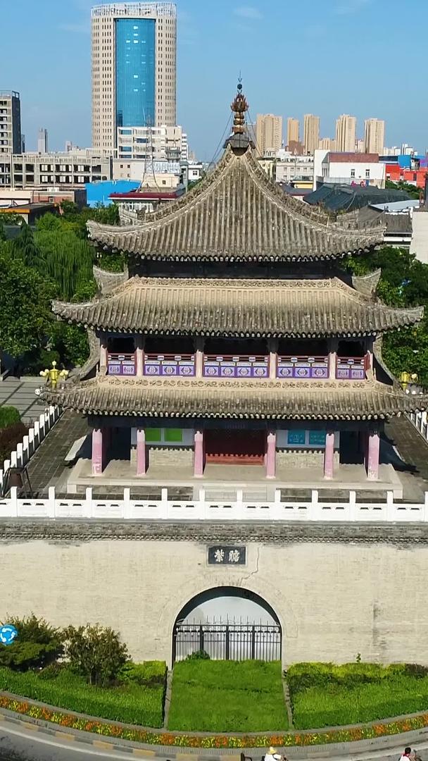 钟楼航拍在Xi安邑邑区视频的预览图