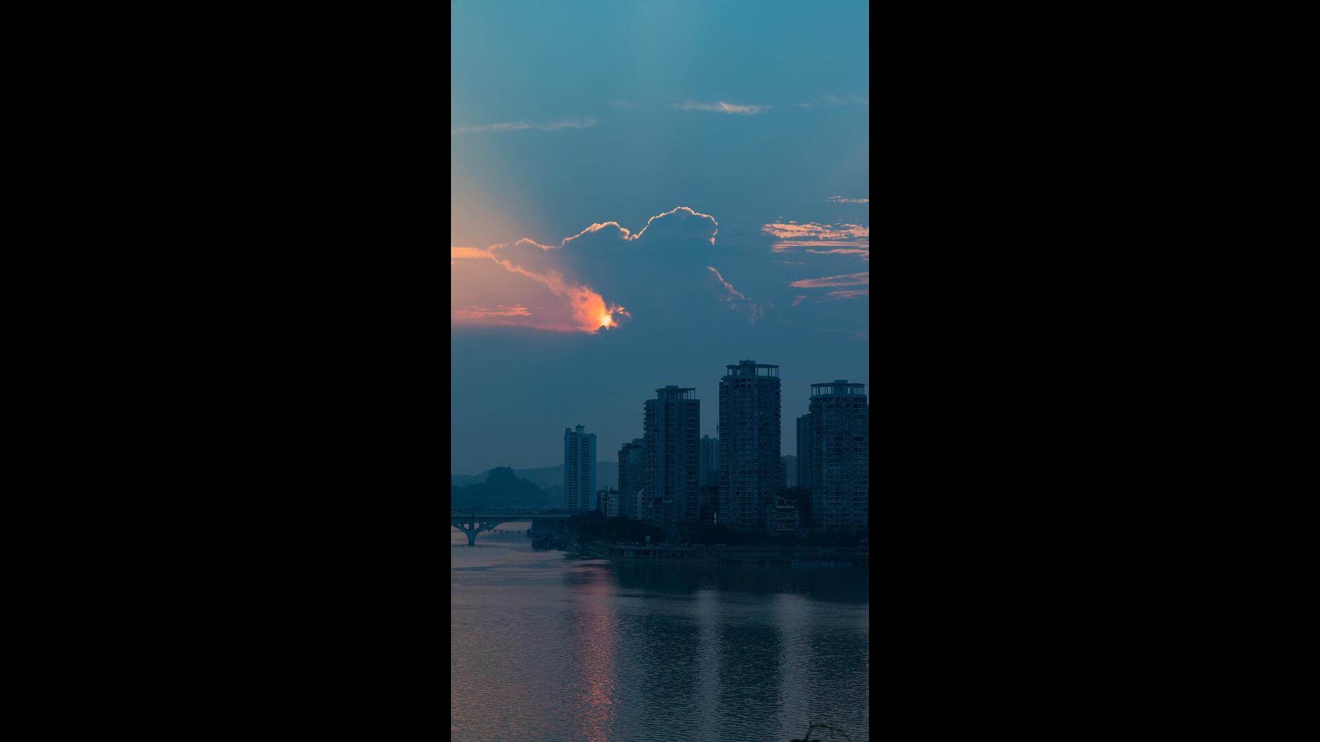 6K竖屏重庆合川日转夜视频的预览图