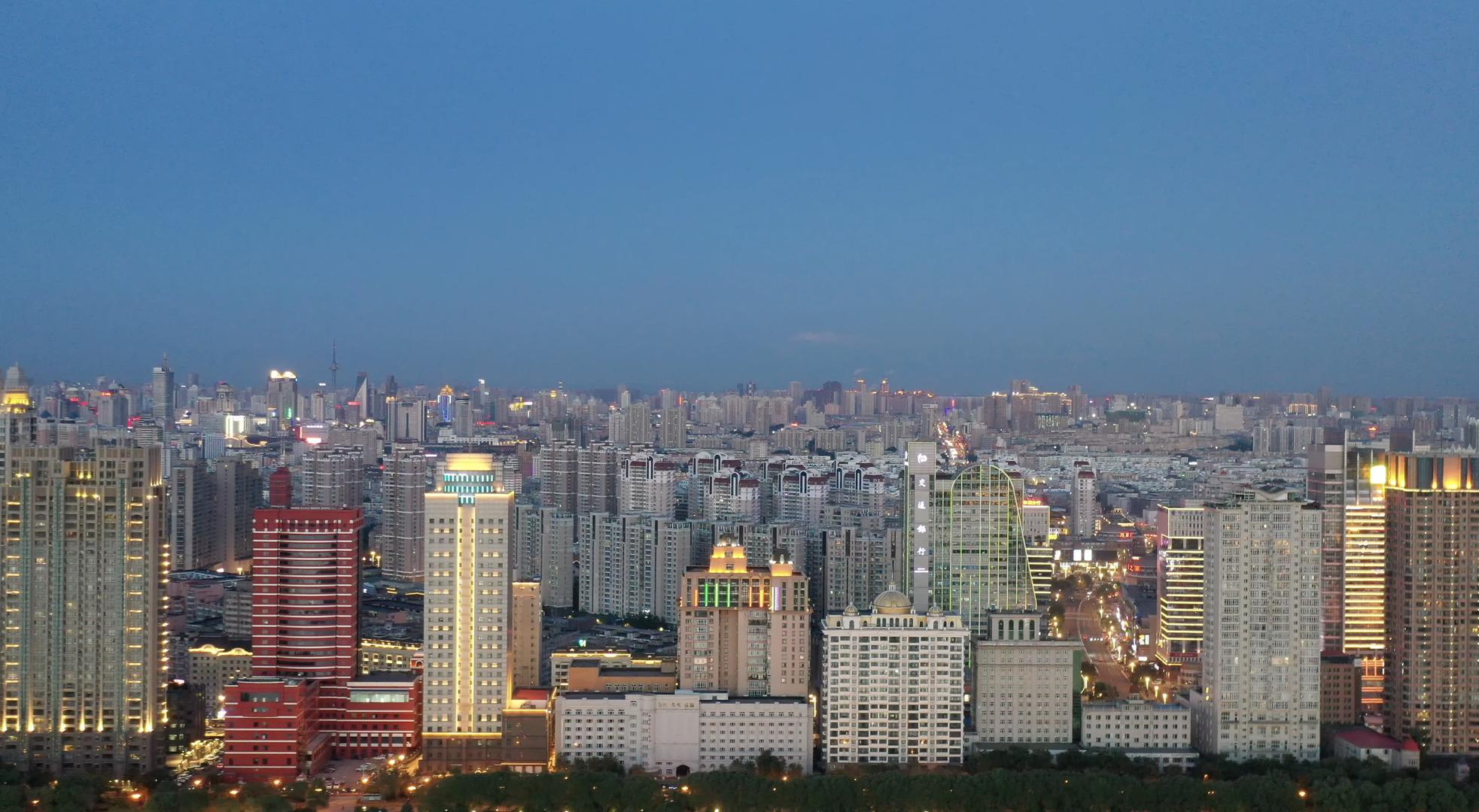 哈尔滨城市夜景航拍4K视频视频的预览图