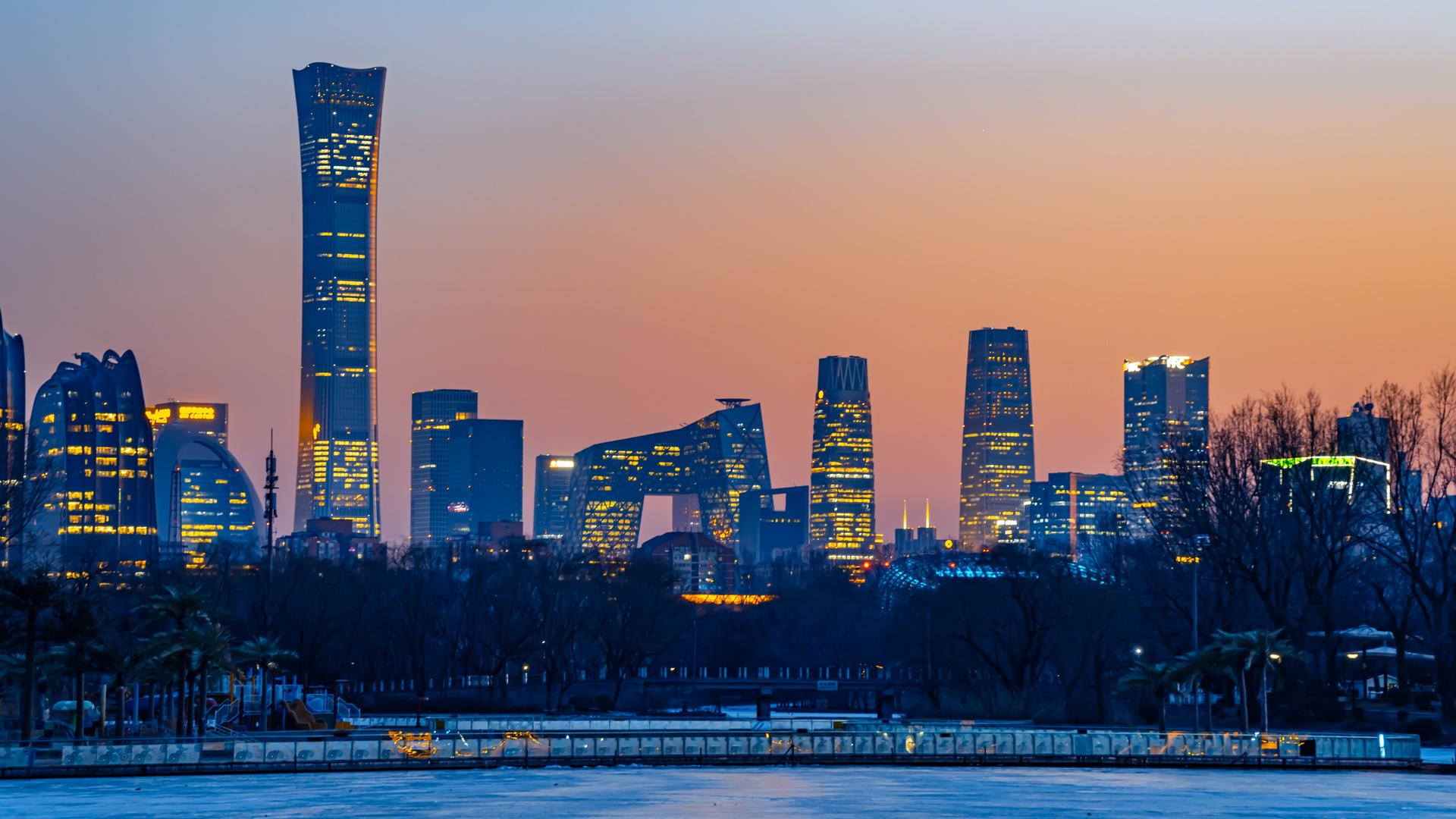 8K大气延时北京城市CBD地标建筑晚霞风光视频的预览图