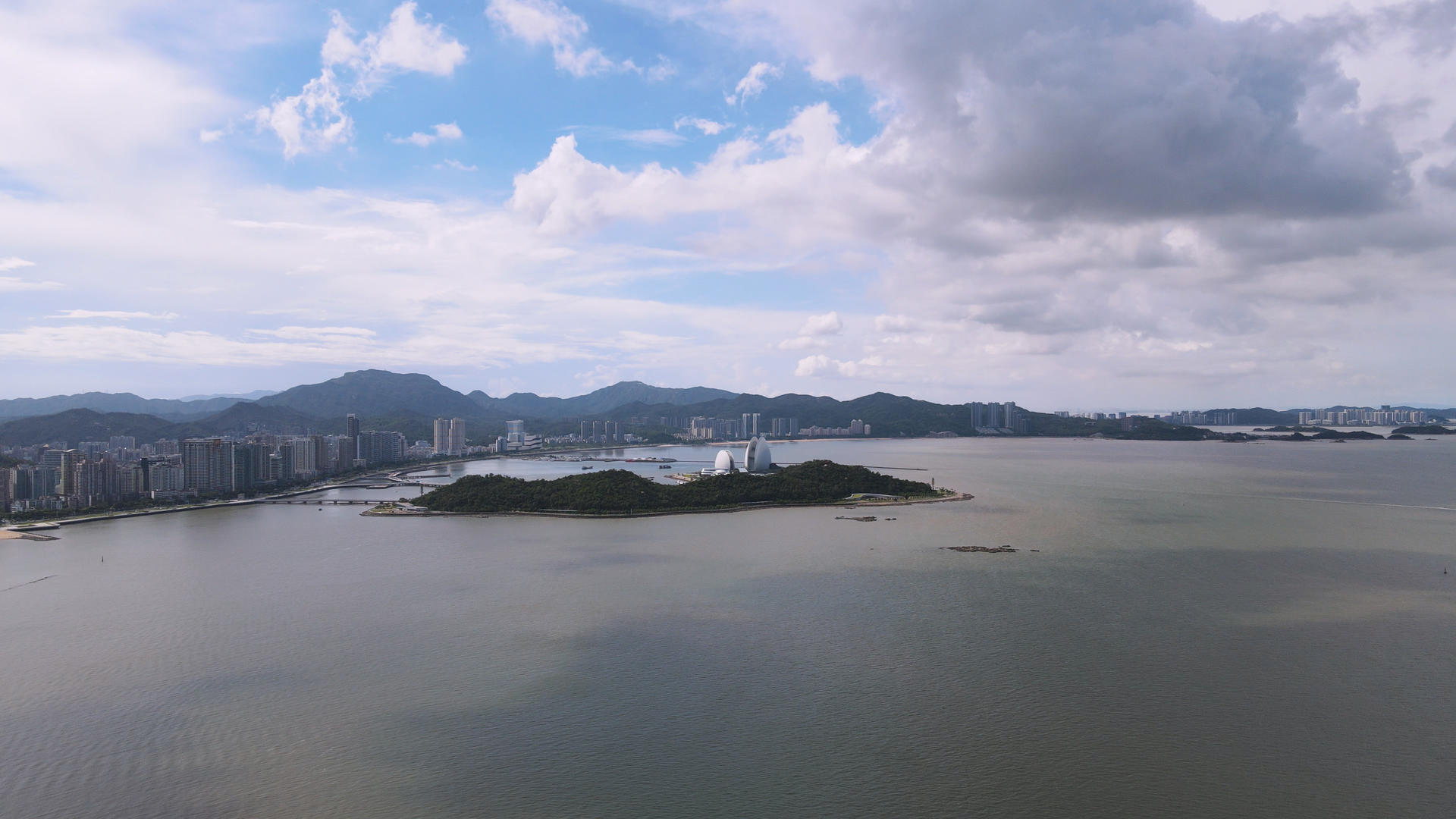 航拍广东珠海海景旅游风光4k素材视频的预览图