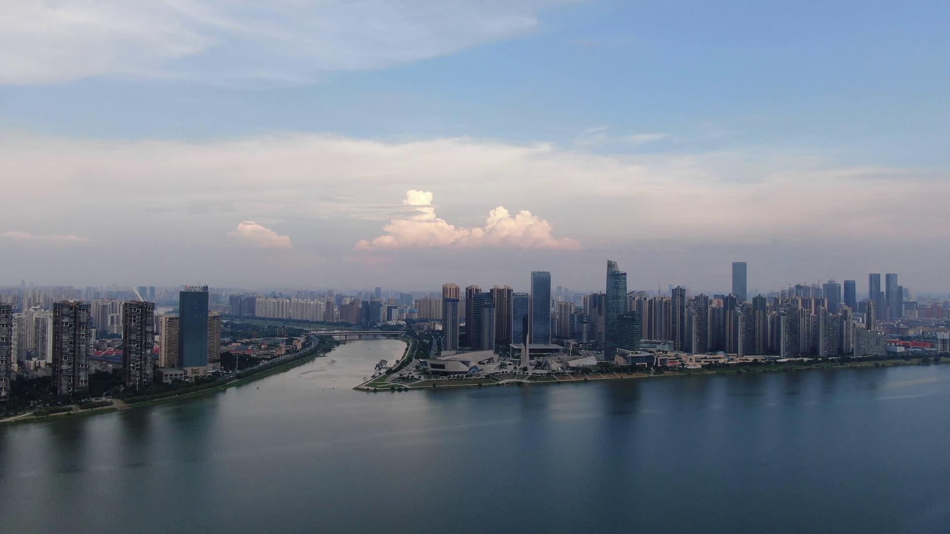 航拍湖南长沙北辰三角洲城市地标建筑视频的预览图