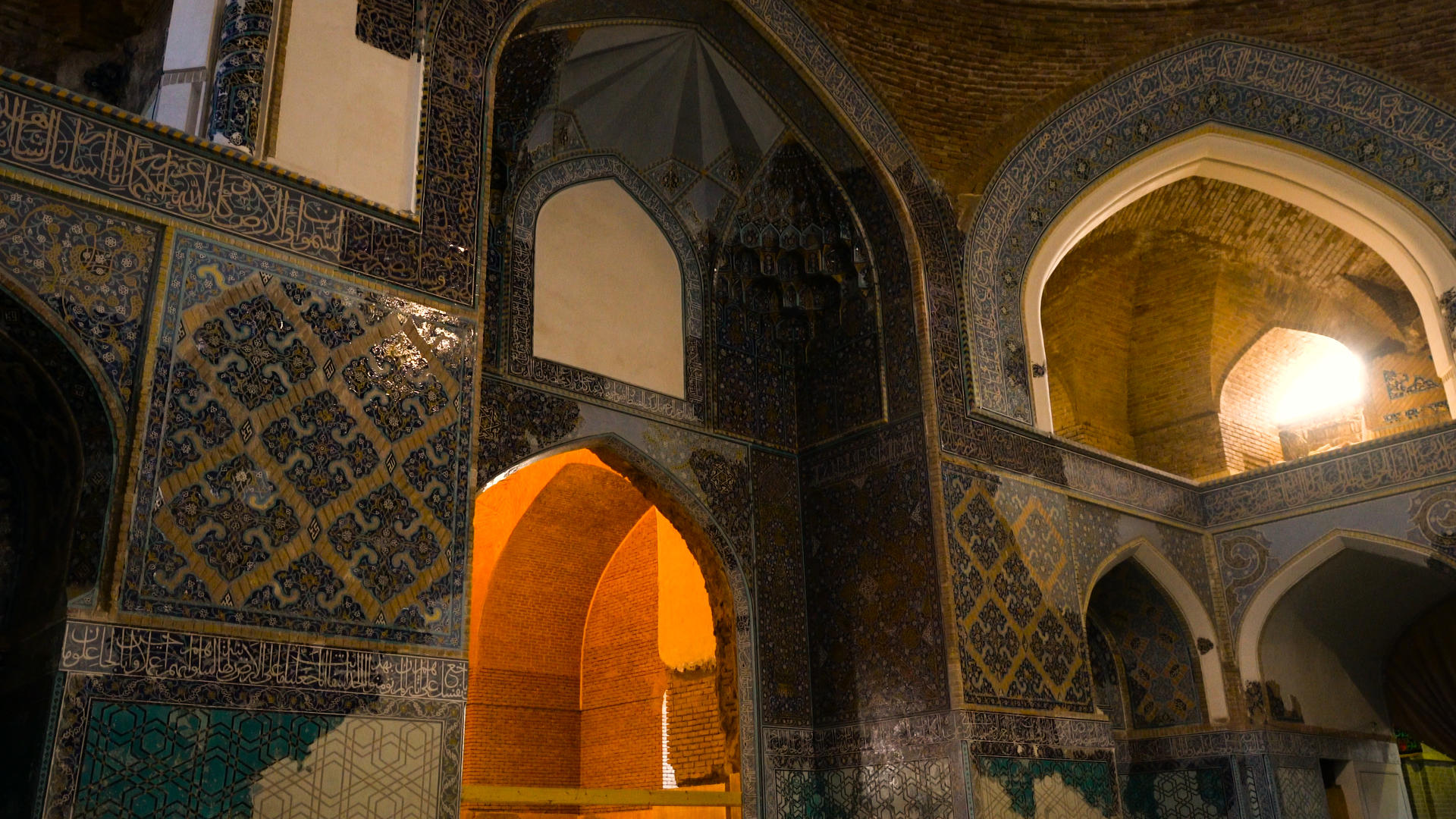 伊朗传统清真寺内部实拍4k视频的预览图