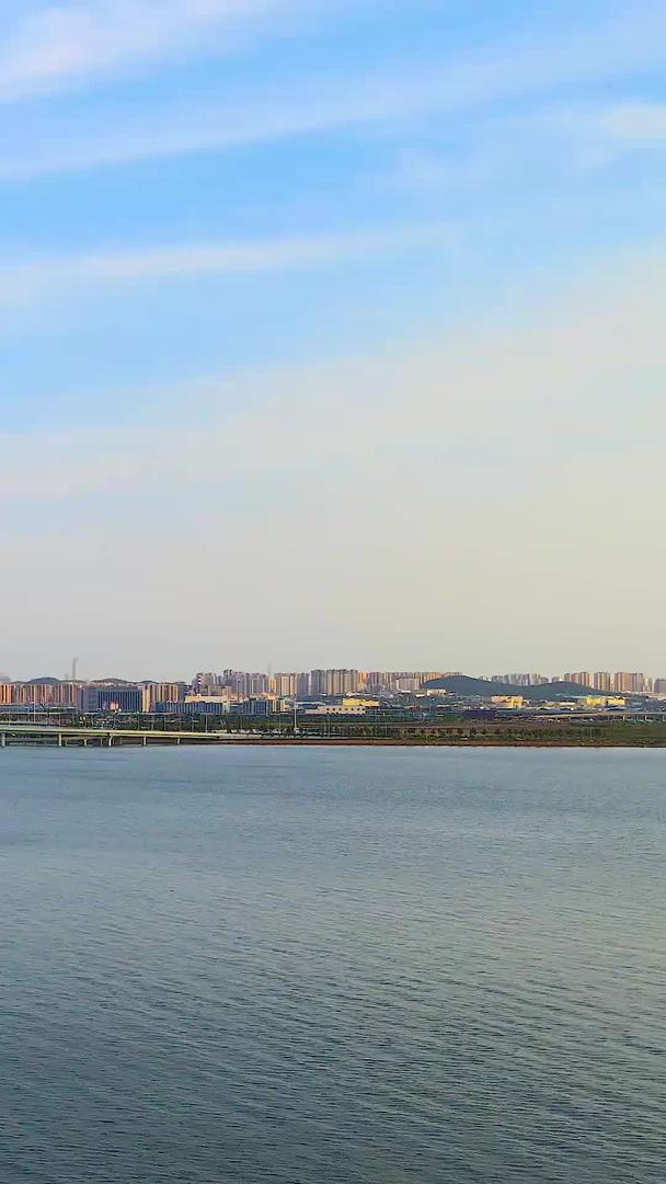 新建滨海新城区航拍视频的预览图