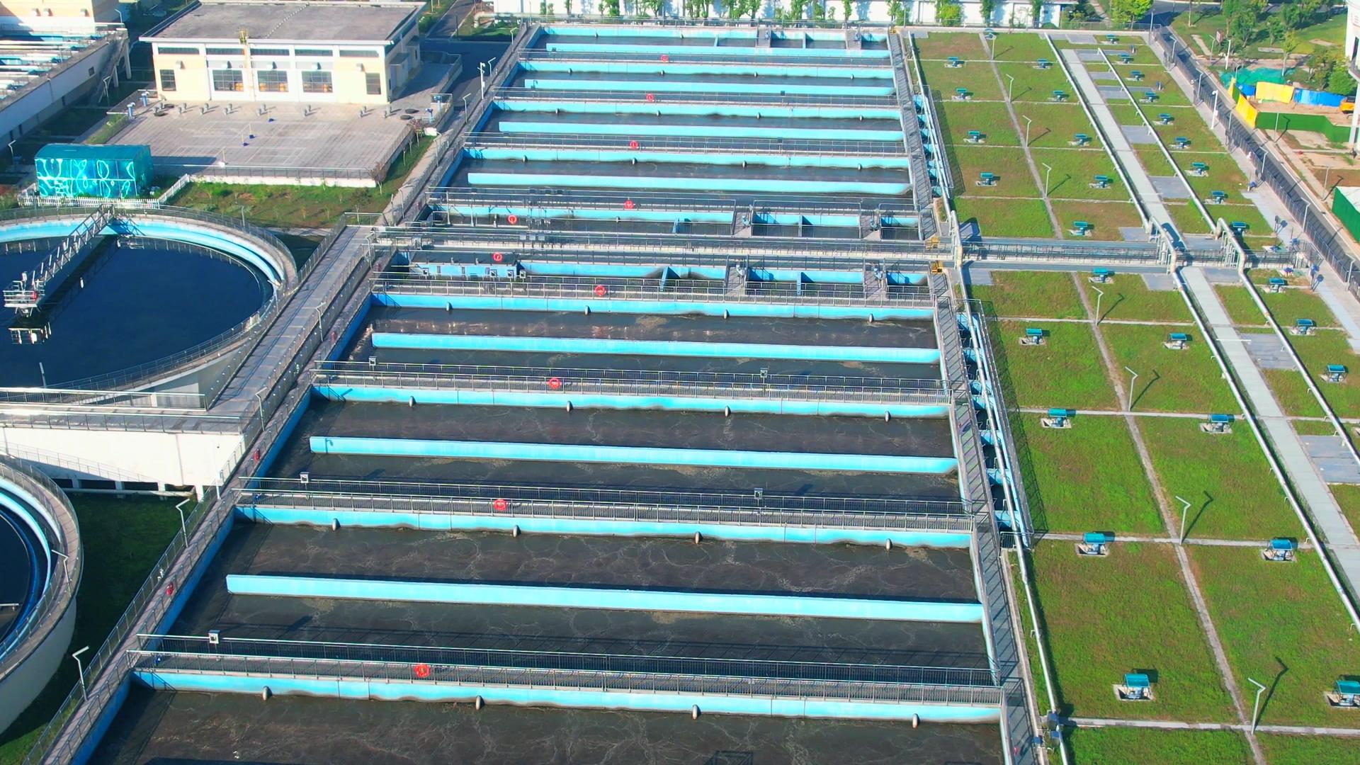 4K城市污水处理废水净化池废水处理污水池废水处理视频的预览图