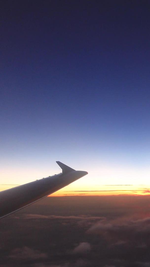 万米高空云层上的蓝天夕阳余晖云海云海视频的预览图