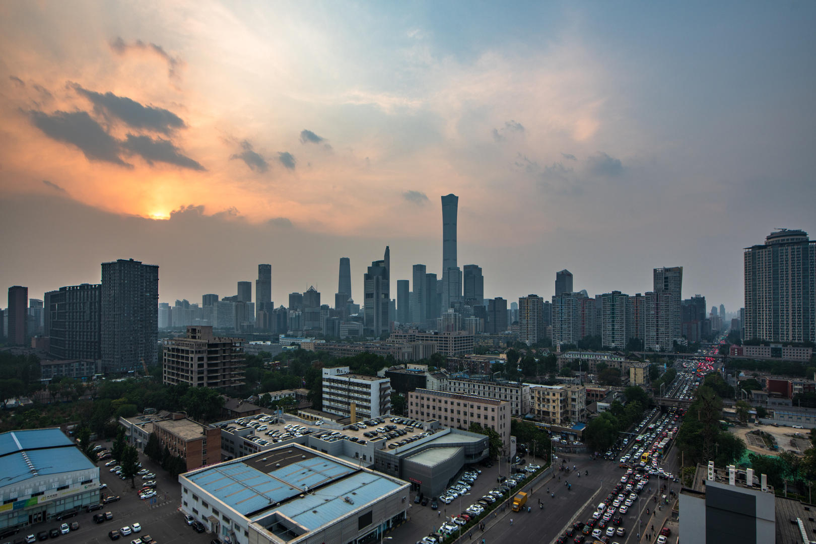 北京城市CBD高峰期的交通8K延时视频的预览图