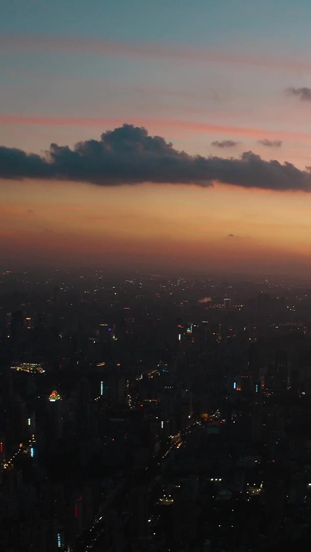 广州IIII在云下燃烧视频的预览图