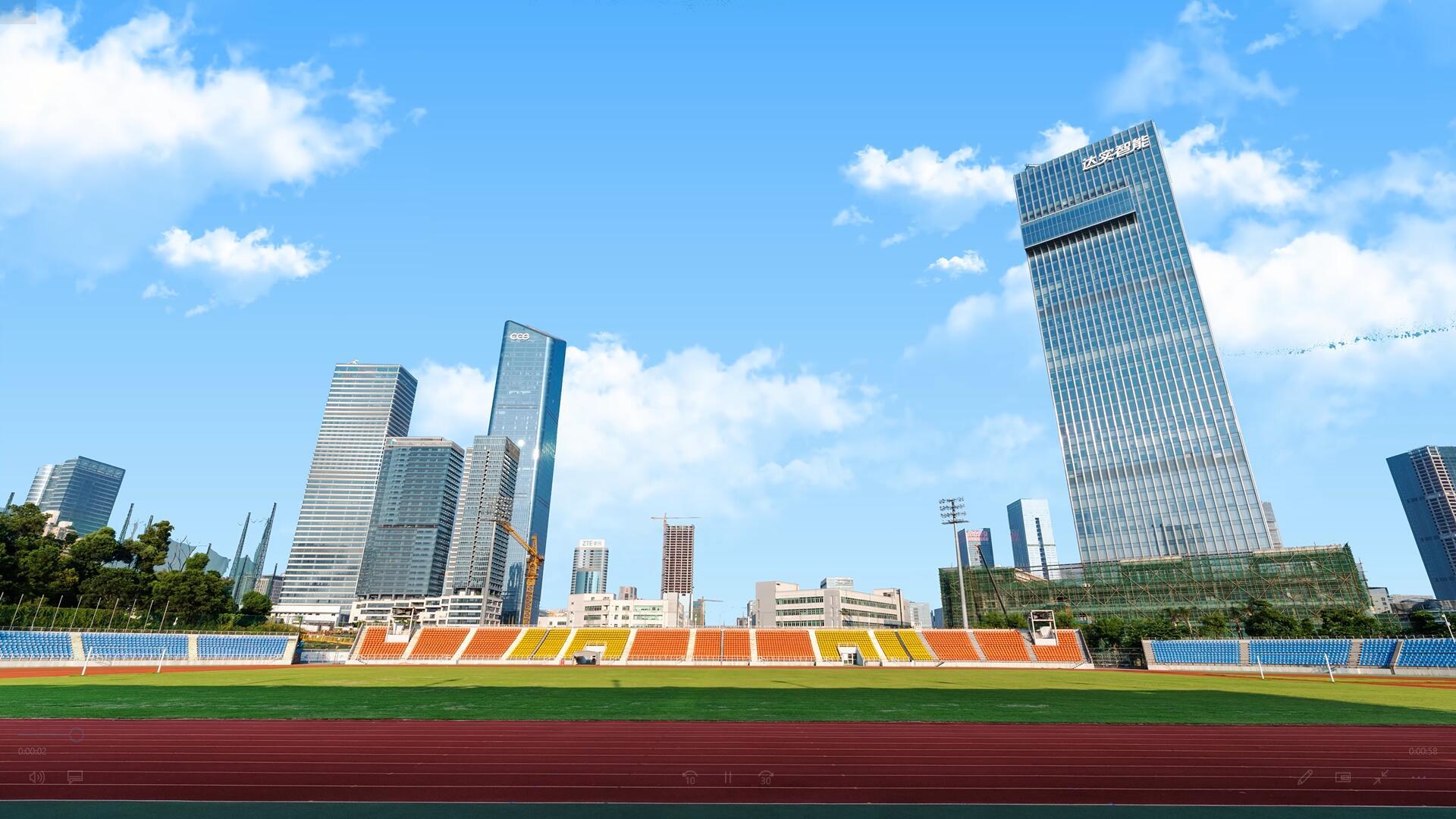 4k操场跑道建筑白云小品背景视频的预览图