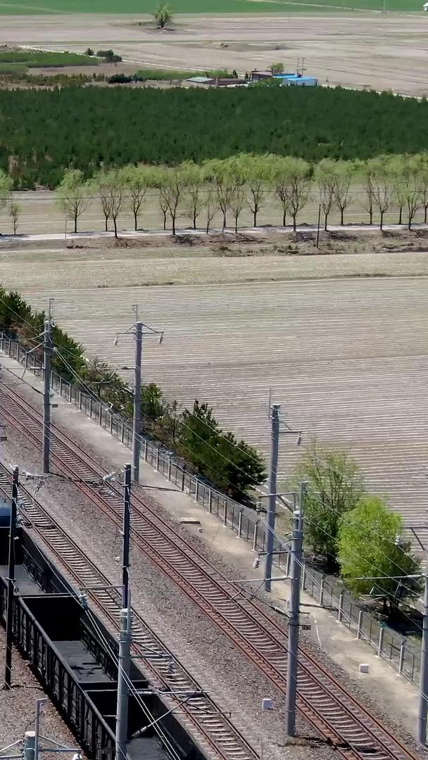 运煤重载铁路是中国第一条视频的预览图