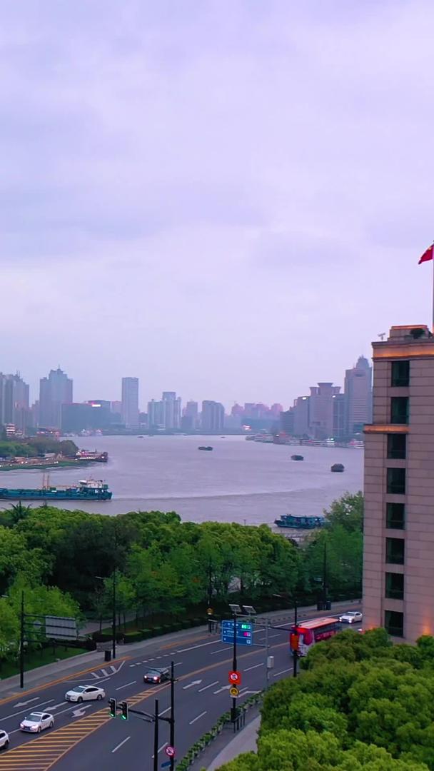 上海浦东浦西航拍视频的预览图