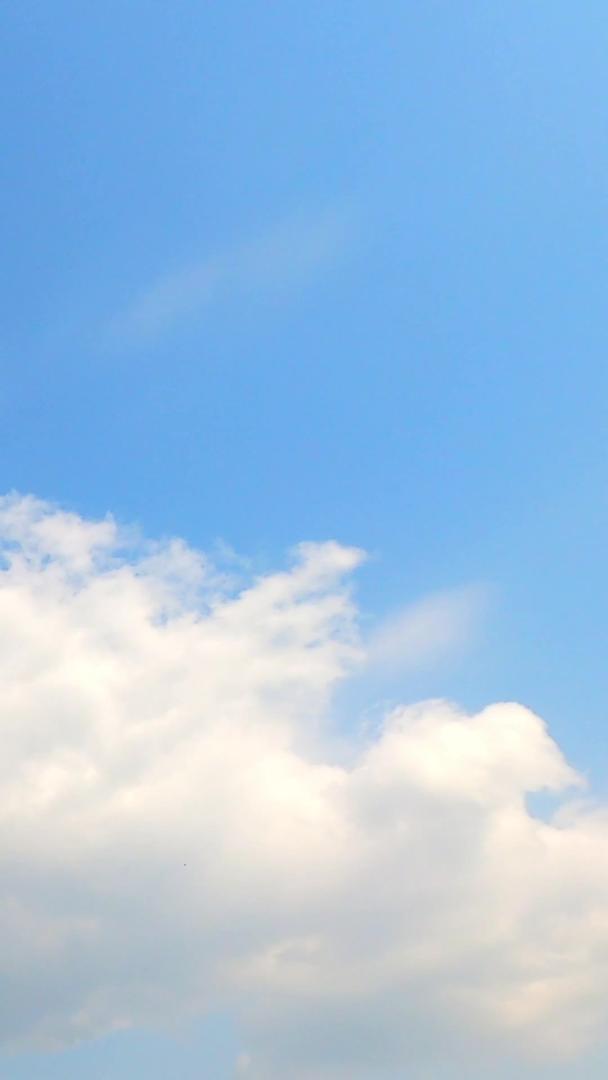 拍摄蓝天白云天空延时摄影视频的预览图