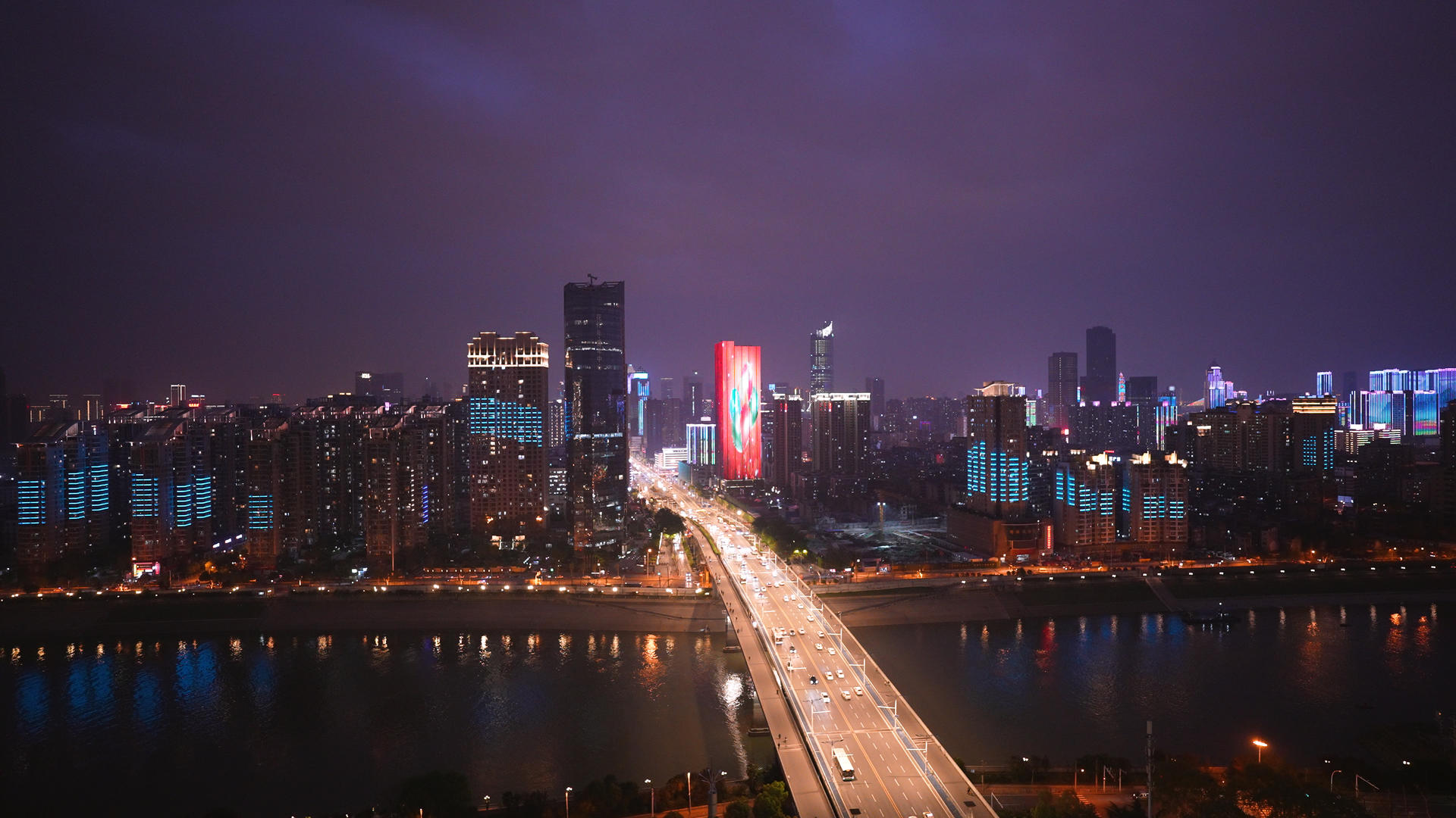 航拍城市夜景灯光街景桥梁灯光秀车流4k素材视频的预览图