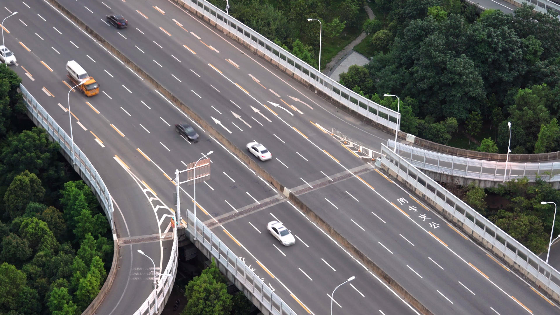 城市立交桥交通4K高清视频视频的预览图