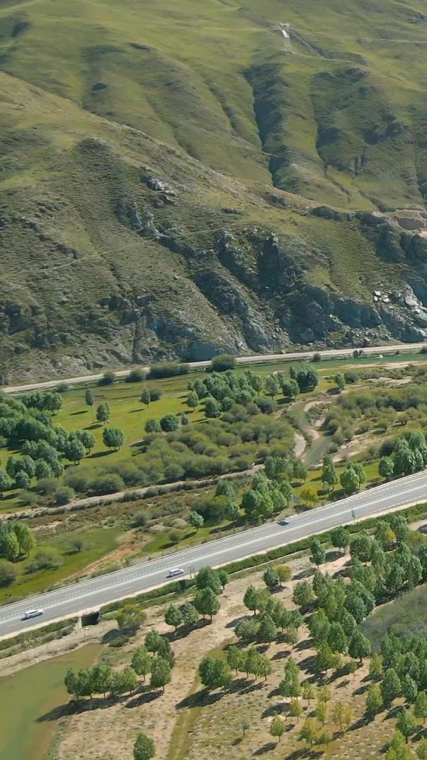 某段西藏318高速公路公路视频的预览图