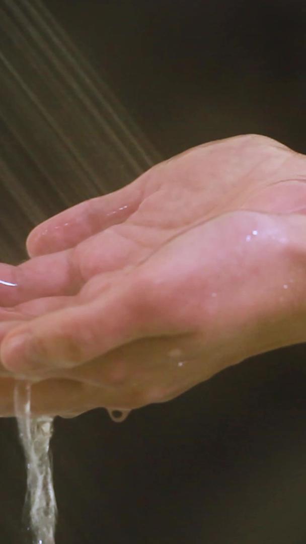 淋浴洗手视频的预览图