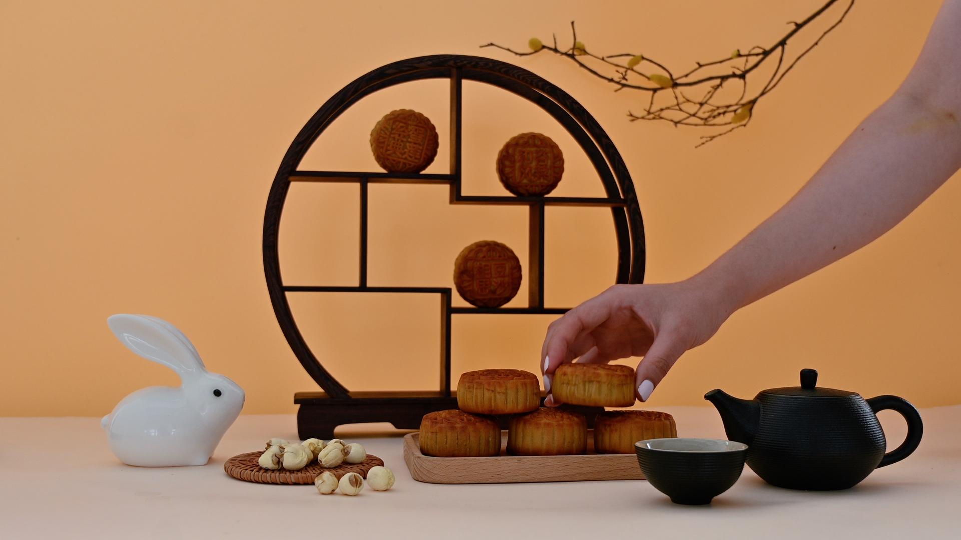 中秋节月饼视频视频的预览图