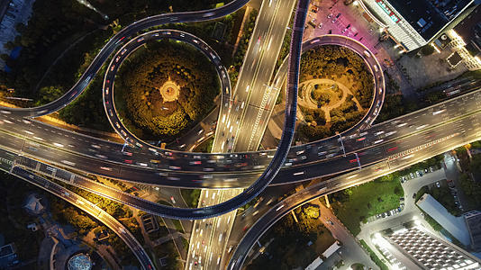 8k素材延时摄影城市立体交通夜景车流视频的预览图
