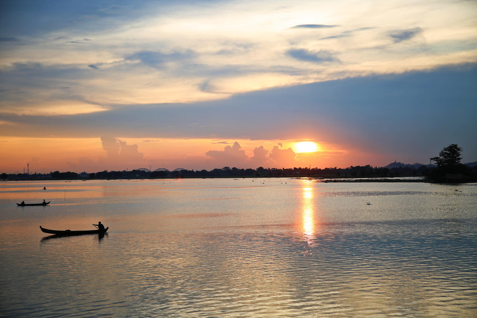 缅甸曼德勒东塔曼湖日落视频的预览图